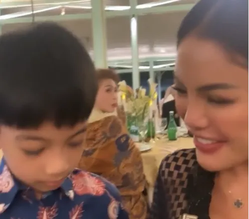 Viral Video Cucu Presiden Jokowi, Jan Ethes Menolak Dicium Nikita Mirzani