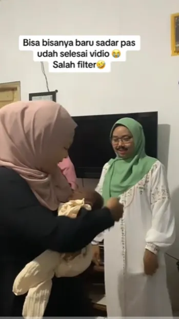 Wanita Ini Lupa Matikan Filter Kamera Saat Rekam Aqiqah Keponakan, Hasilnya Bikin Ngakak