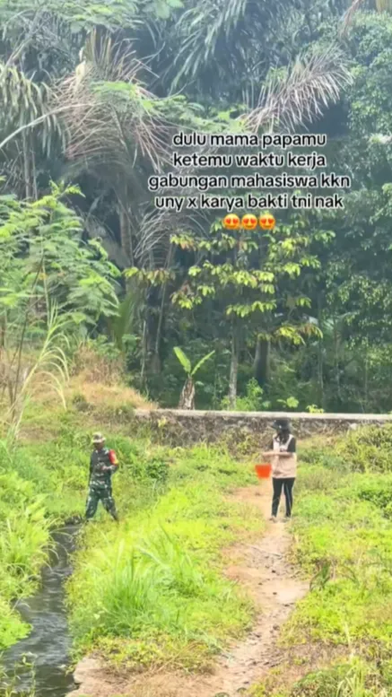 Momen Cinlok Mahasiswa dengan Prajurit TNI Saat KKN, Ekspresinya Bikin Senyum Sendiri, 'Emang Boleh Se-DOTS itu?'