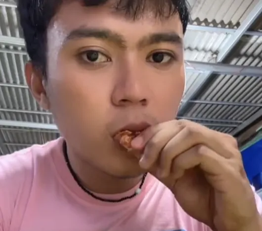 Pemilik  Madun Oseng Ngamuk, Warung Makanannya Direview Jelek TikToker