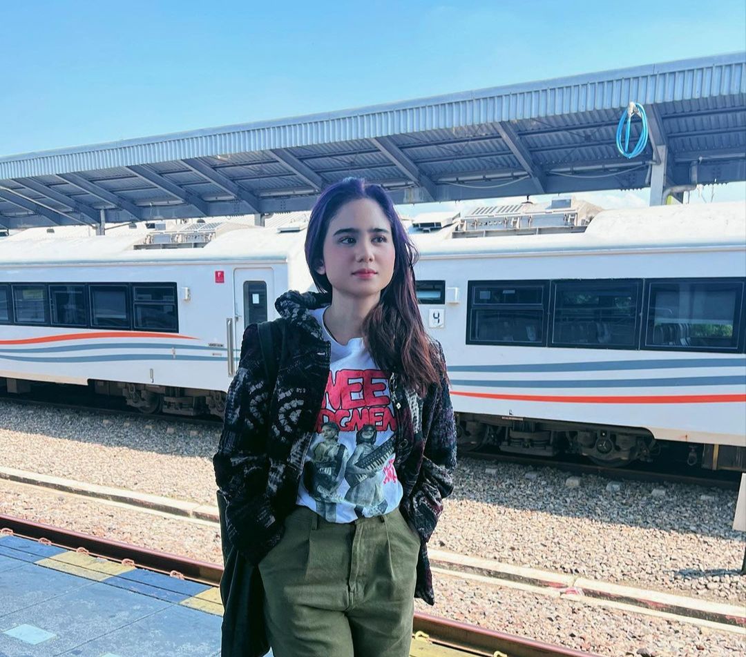 Tengok  Kasual  Outfit Pilihan Tissa Biani, Cute and Comfy!