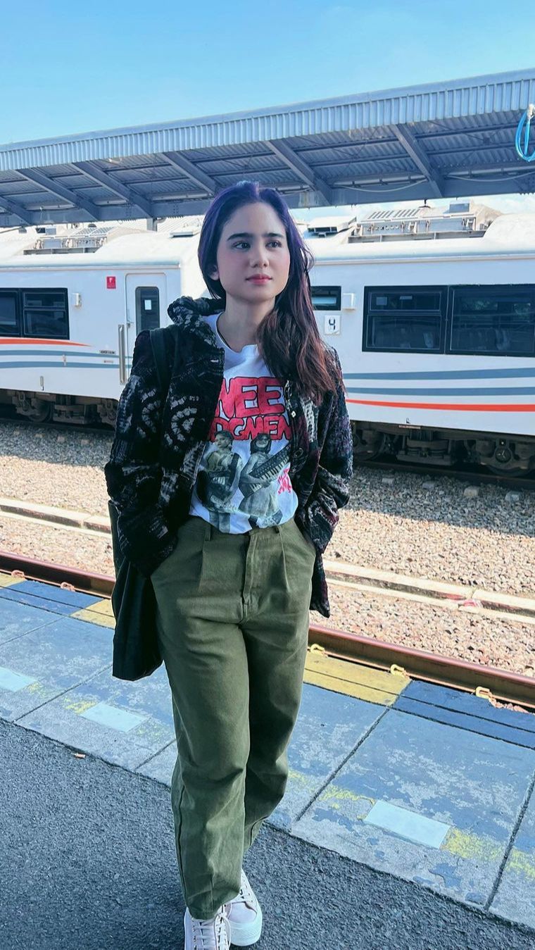 Tengok  Kasual  Outfit Pilihan Tissa Biani, Cute and Comfy!