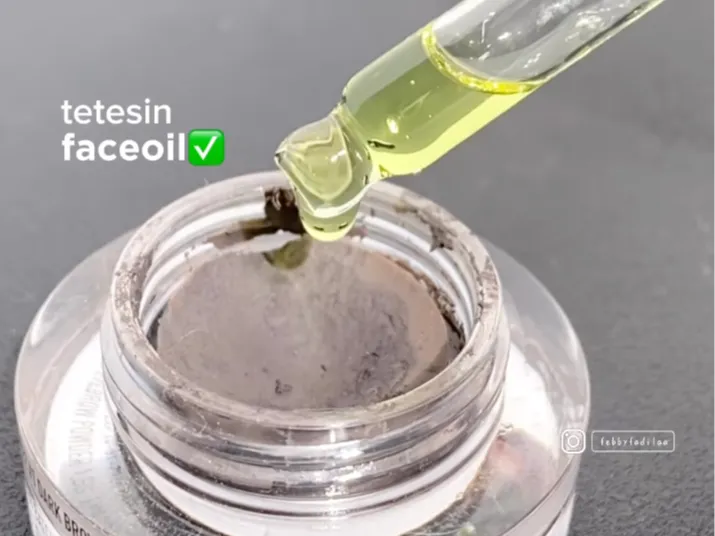 Tuangkan Face Oil