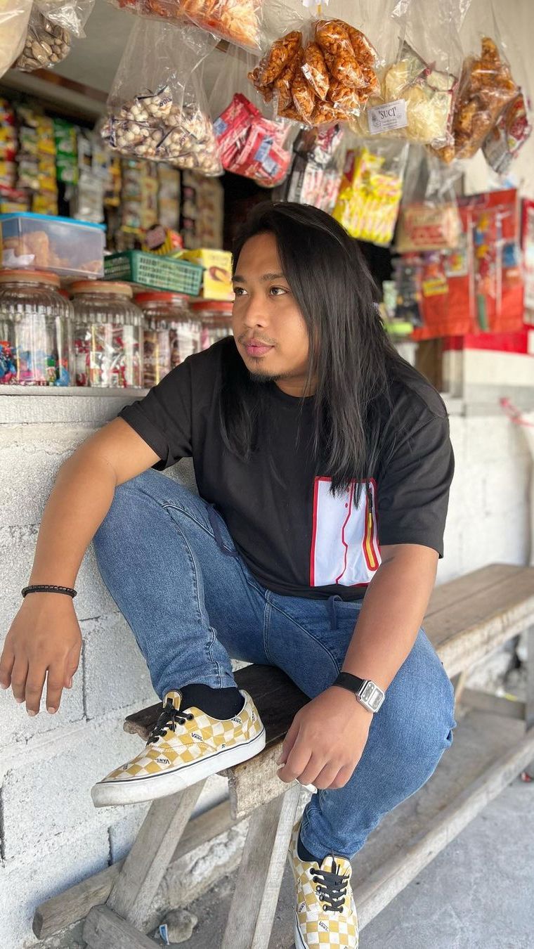 Bocah Berwajah Lugu Ini jadi Komika Terkenal dan Sedang di Puncak Karir, Laris Manis di TV dan YouTube, Coba Tebak?