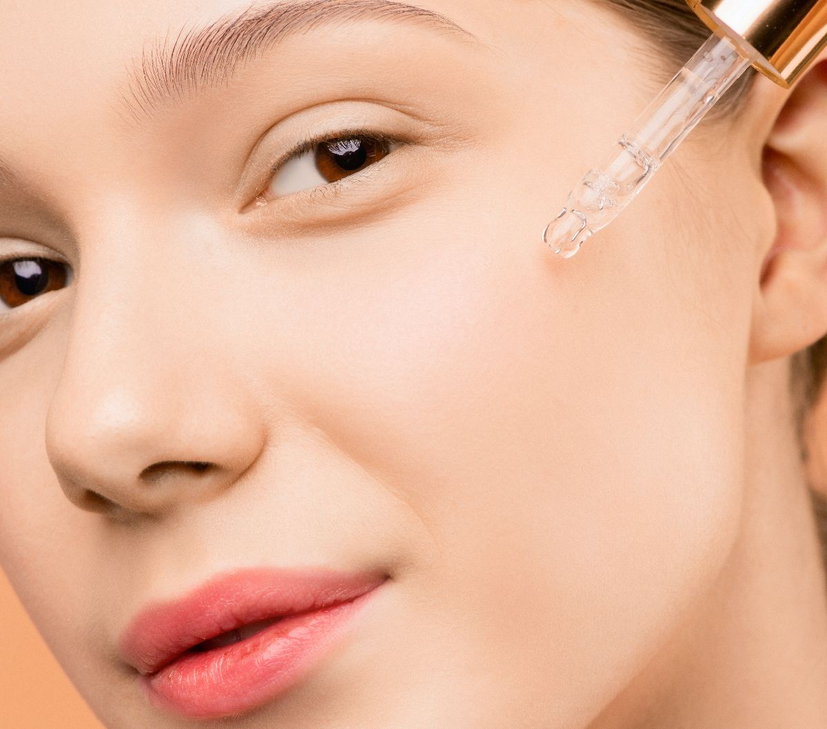 Kombinasi Cetar Vitamin C dan Retinol, Cegah Penuaan Kulit