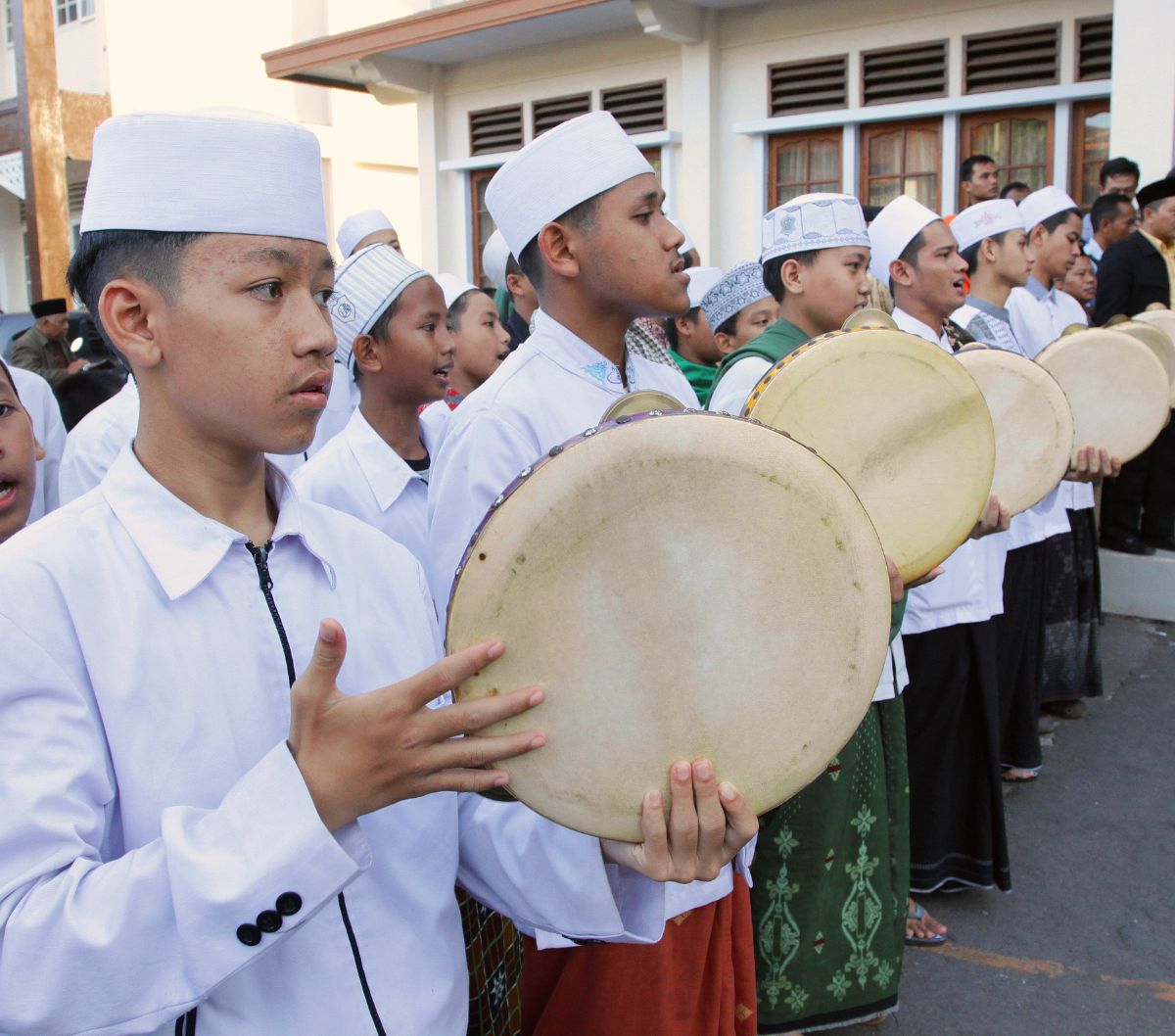 Rezeki Nomplok Jemaah Ikut Maulid, Pulang-Pulang Bawa Handphone Baru