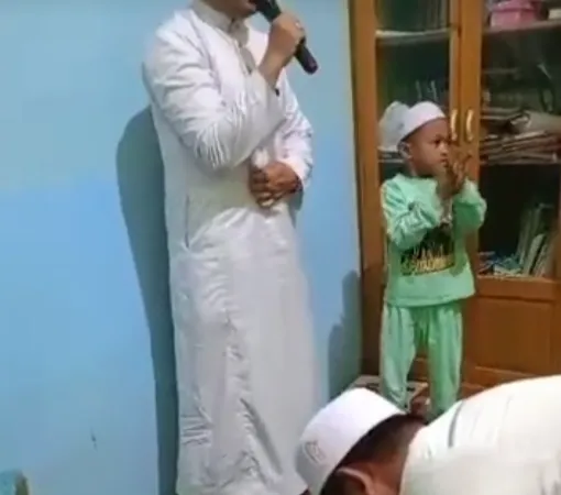 Rezeki Nomplok Jemaah Ikut Maulid, Pulang-Pulang Bawa Handphone Baru