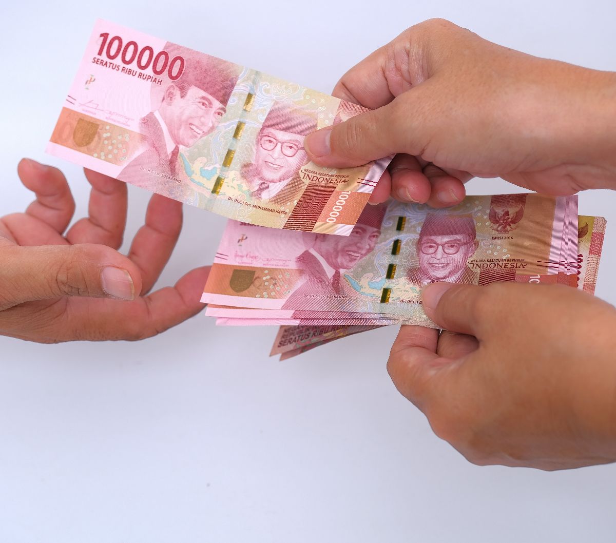 Momen Pria Iseng Teriak 'Pinjam Seratus' ke Wali Kota, Dikasih Benaran, Kira-Kira Dibalikin gak Ya?