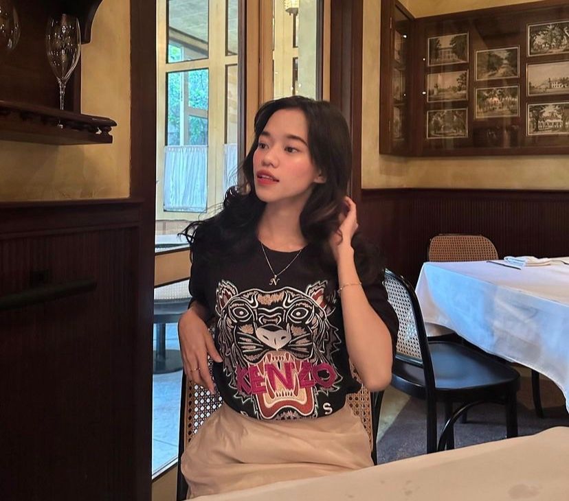 Potret Outfit Stylish Ummi Quary, Bikin Pangling Banget