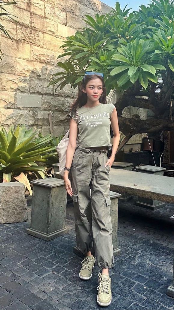 Potret Outfit Stylish Ummi Quary, Bikin Pangling Banget