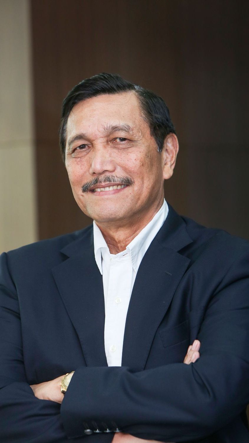 Penuh Kontroversi, Potret Luhut Pandjaitan Versi Muda Bikin Pangling Netizen