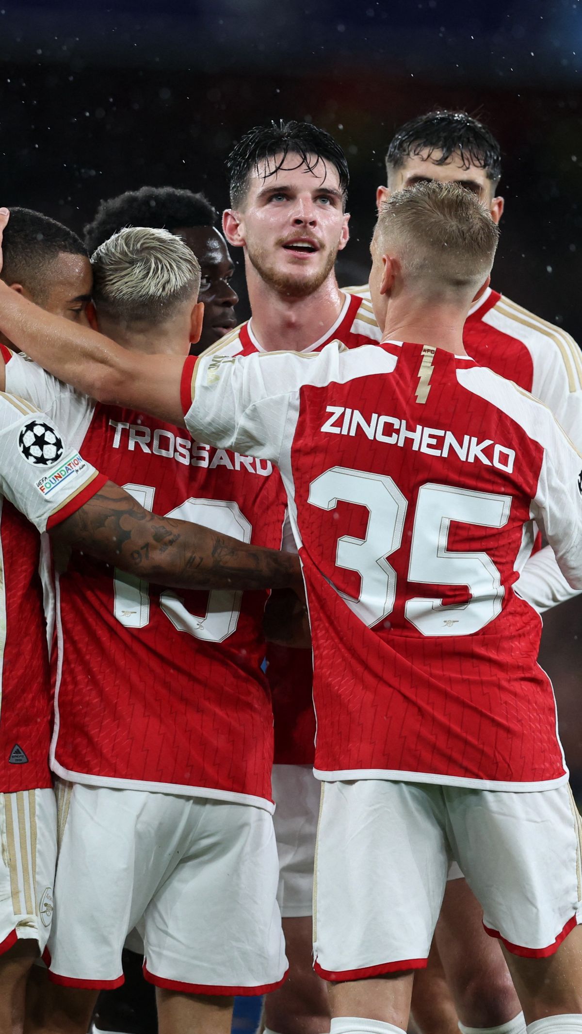 Pada babak kedua Arsenal kembali memperbesar keunggulan di menit ke-30 usai Odegaard melepas tembakan keras dari luar kotak penalti.<br>