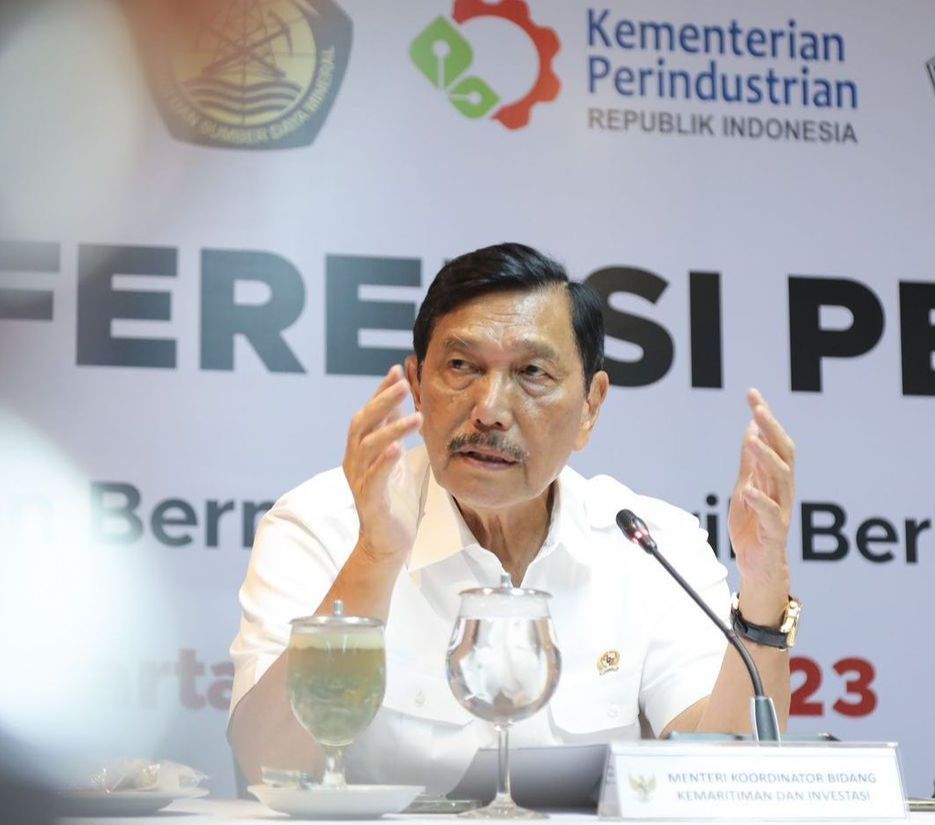 Penuh Kontroversi, Luhut Pandjaitan Versi Muda Bikin Pangling Netizen