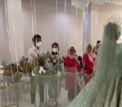 Kreatif Tanpa Batas, Pengantin Ini Bukannya Diiringi Bridesmaid, tapi Deretan Balon