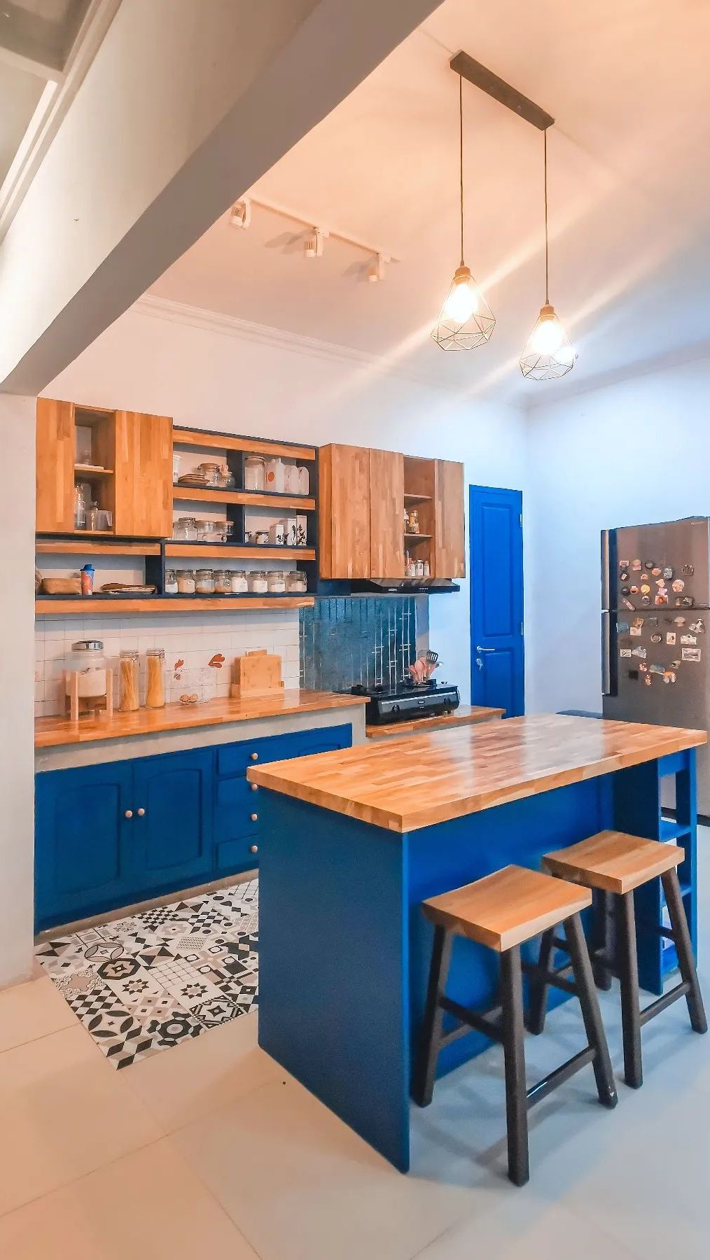 Dapur Buluk Jadi Keren Maksimal, Bernuansa Industrial