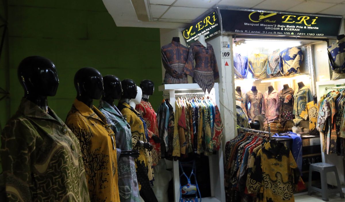 Suasana kios Tanah Abang minim pembeli