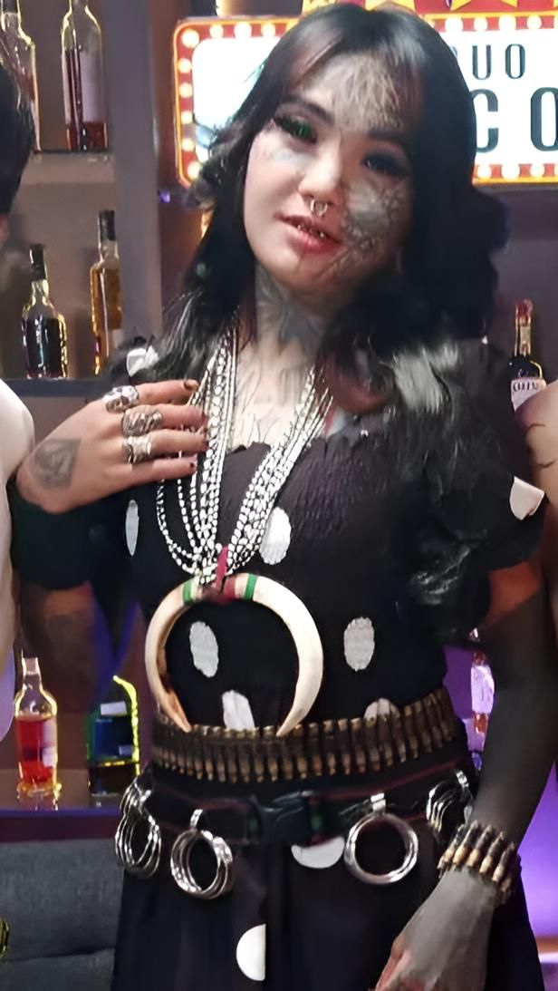 Sosok Pria Mengaku Ayah Mondy Tatto Nangis Minta Maaf ke Ustaz Ebit Lew