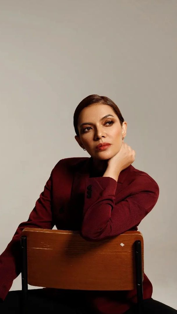 Makin Cantik dan Stylish! Transformasi Najwa Shihab, dari Gadis Hingga Sekarang