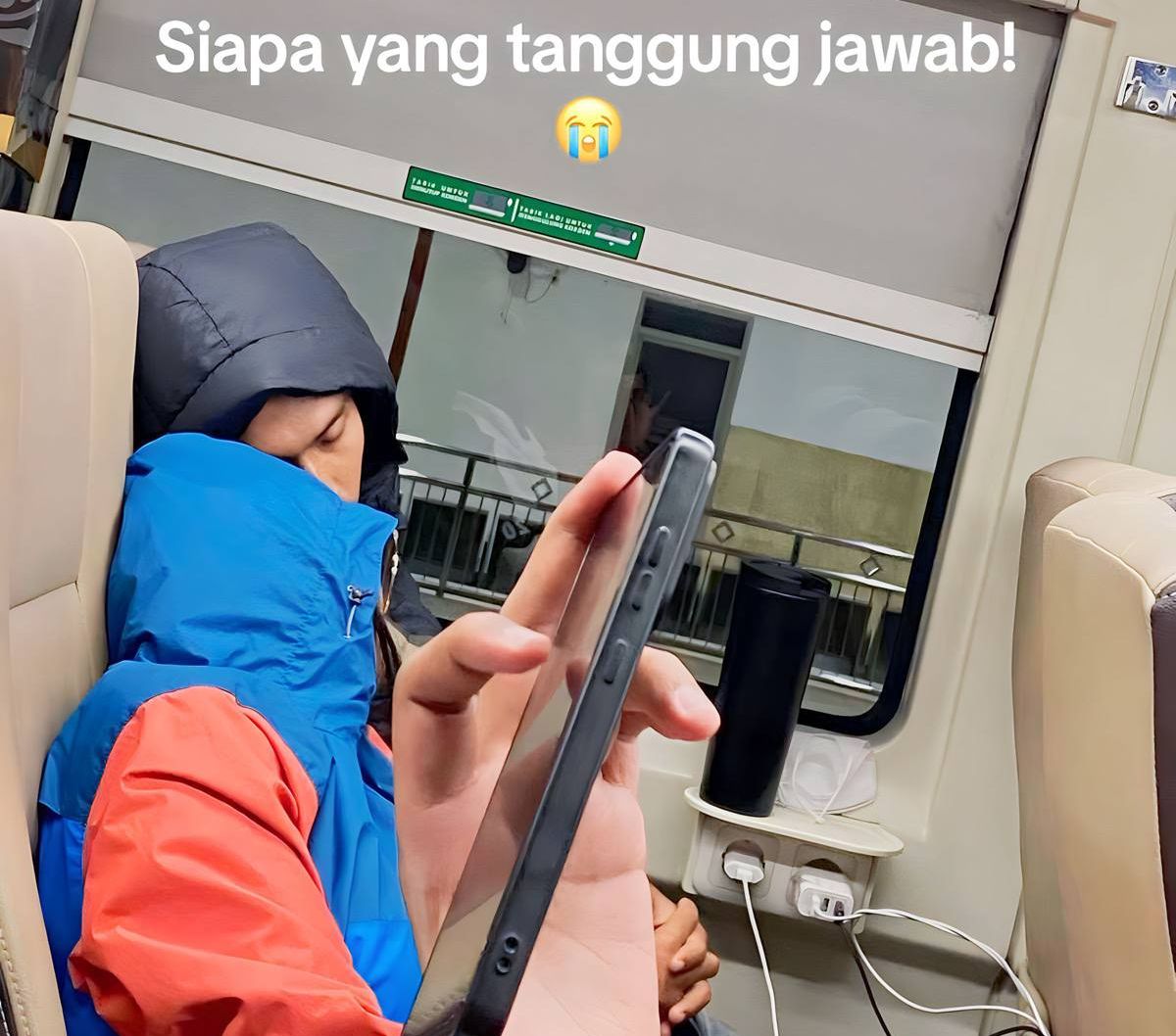 Ketiduran di Kereta, Wanita ini Tak Sengaja Nyender di Baru Pria Asing, Malu Tapi Nyaman