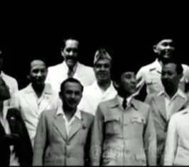 Kabinet Presidensial merupakan kabinet pertama yang dibentuk pasca Proklamasi Kemerdekaan RI di bawah pemerintahan Presiden Soekarno dan Wakil Presiden Mohammad Hatta.