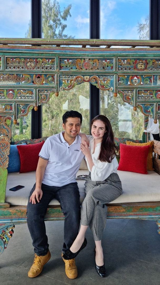 Jarang Muncul di Layar Kaca, Inilah Deretan Selebriti yang Dinikahi Pejabat