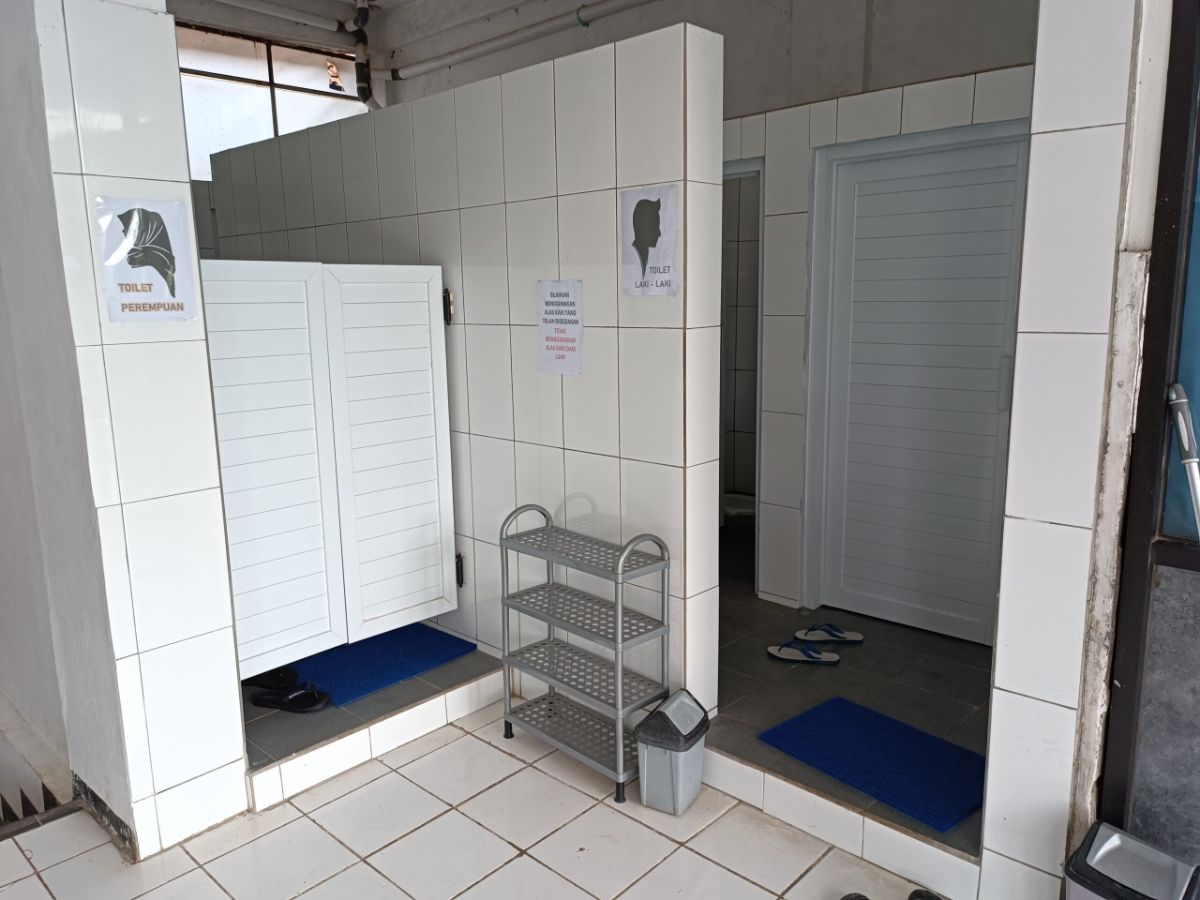 Viral Guru Dimutasi Gegara Protes Aturan Toilet Berbayar untuk Siswa
