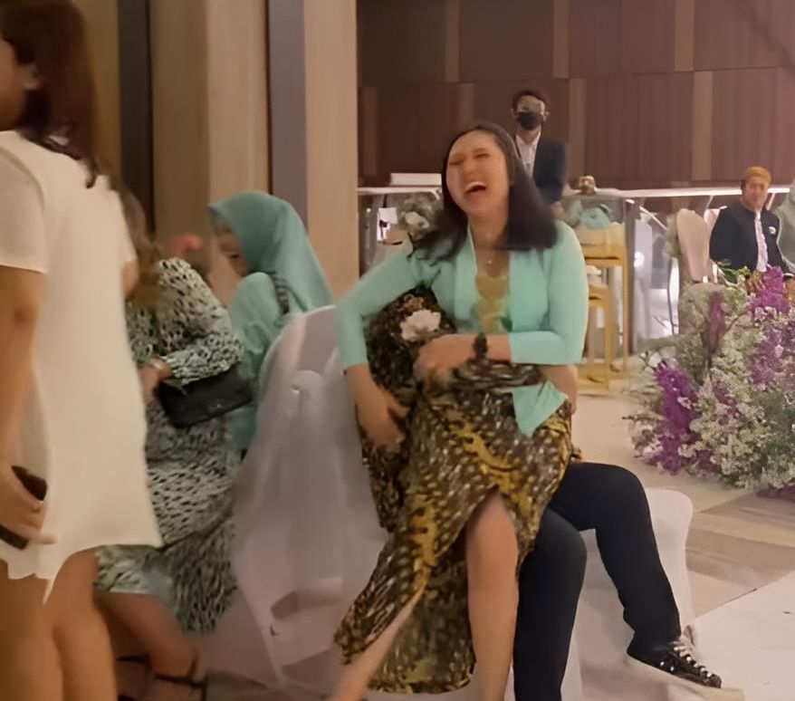 Dulu Tak Sengaja Pangku Saat Jadi Bridesmaid dan Groomsmen, Kini Beneran Pacaran, Netizen: 'Kawal Sampai Pelaminan'