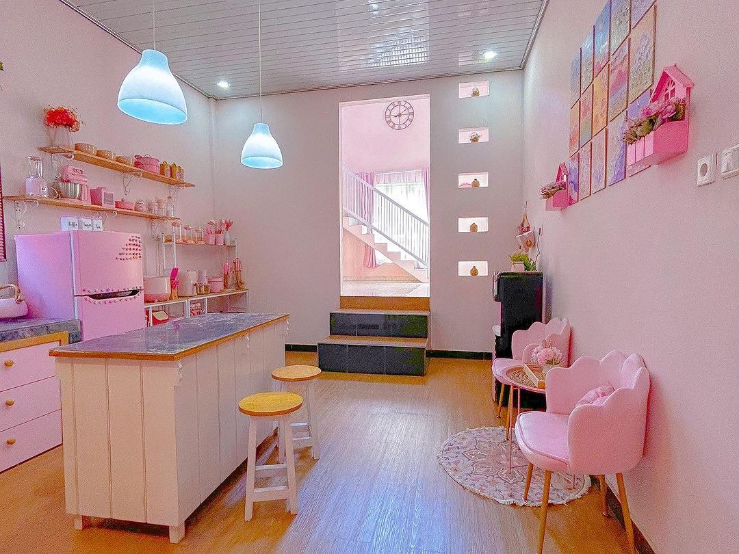 Tengok Rumah Baby Pink, Interiornya Seperti di Serial Kartun