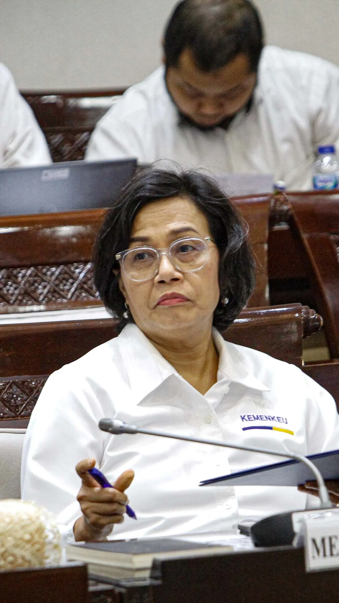 VIDEO: Sri Mulyani Kunjungi IKN Tak Pakai Baju Pink, Pak Bas 'Nyamar' Bawa Nampan Jadi Pramusaji