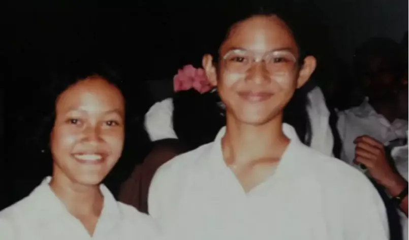 <b>5. Dian Sastro</b>
