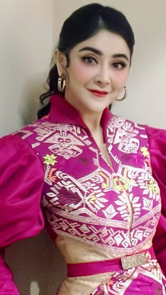 Pedagang Mirip Uut Permatasari