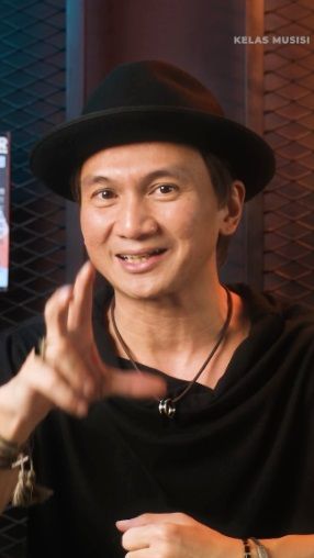 Pedagang Sate Mirip Anji Manji