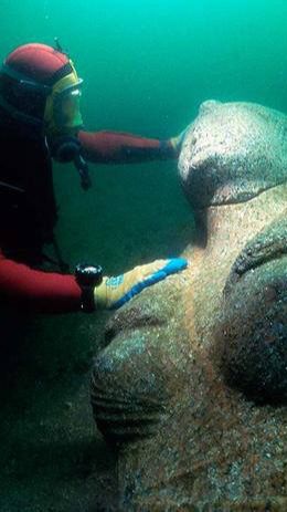 Kuil Dewi Aphrodite Ditemukan di Bawah Laut Mesir, Ada Senjata Tentara Bayaran Yunani