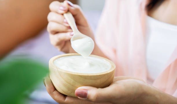 - Pilih yogurt yang Rendah Lemak dan Konsumsi dalam Batas Wajar