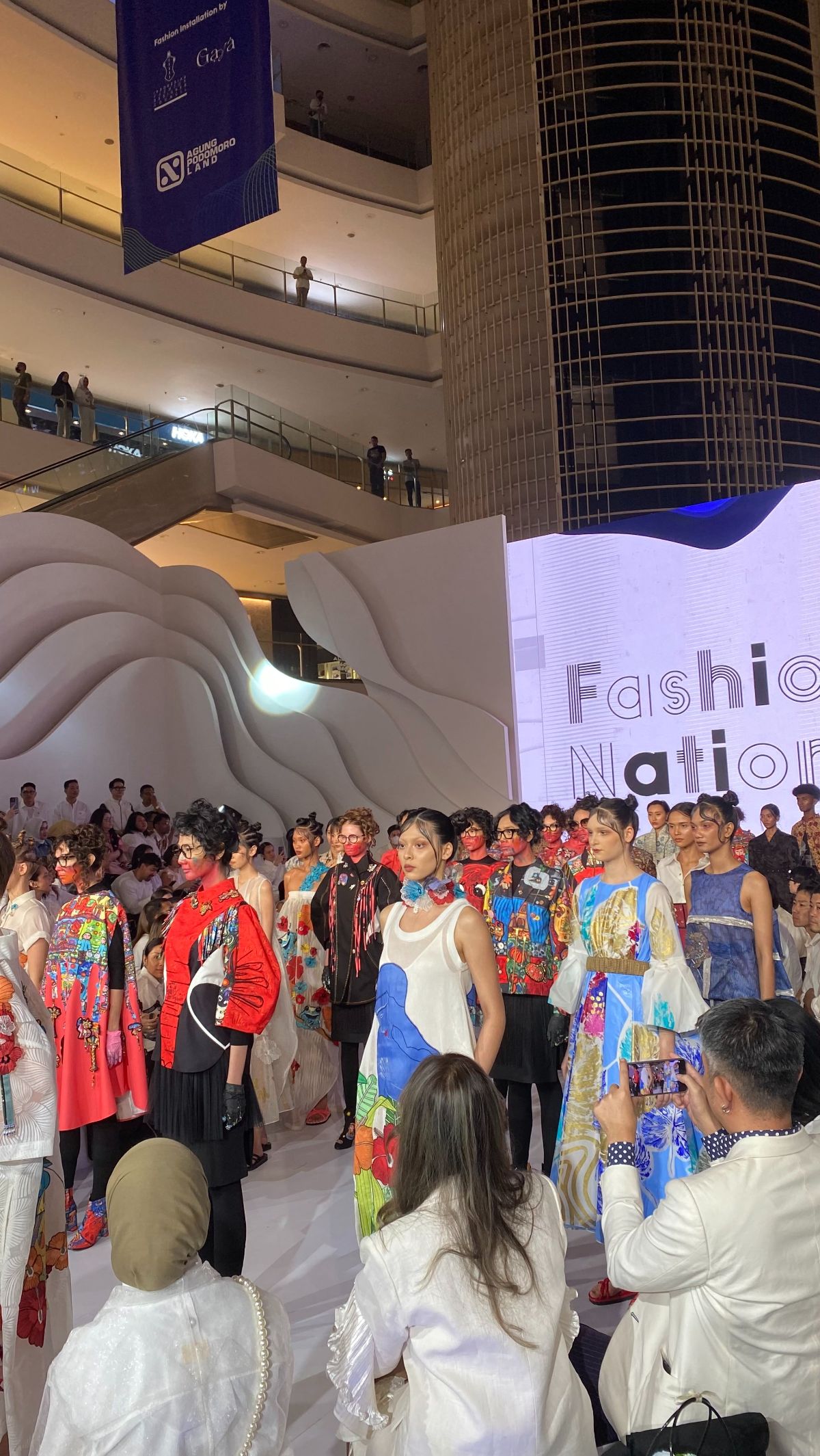 Tengok Koleksi Fresh Desainer Senior Tanah Air di Fashion Nation