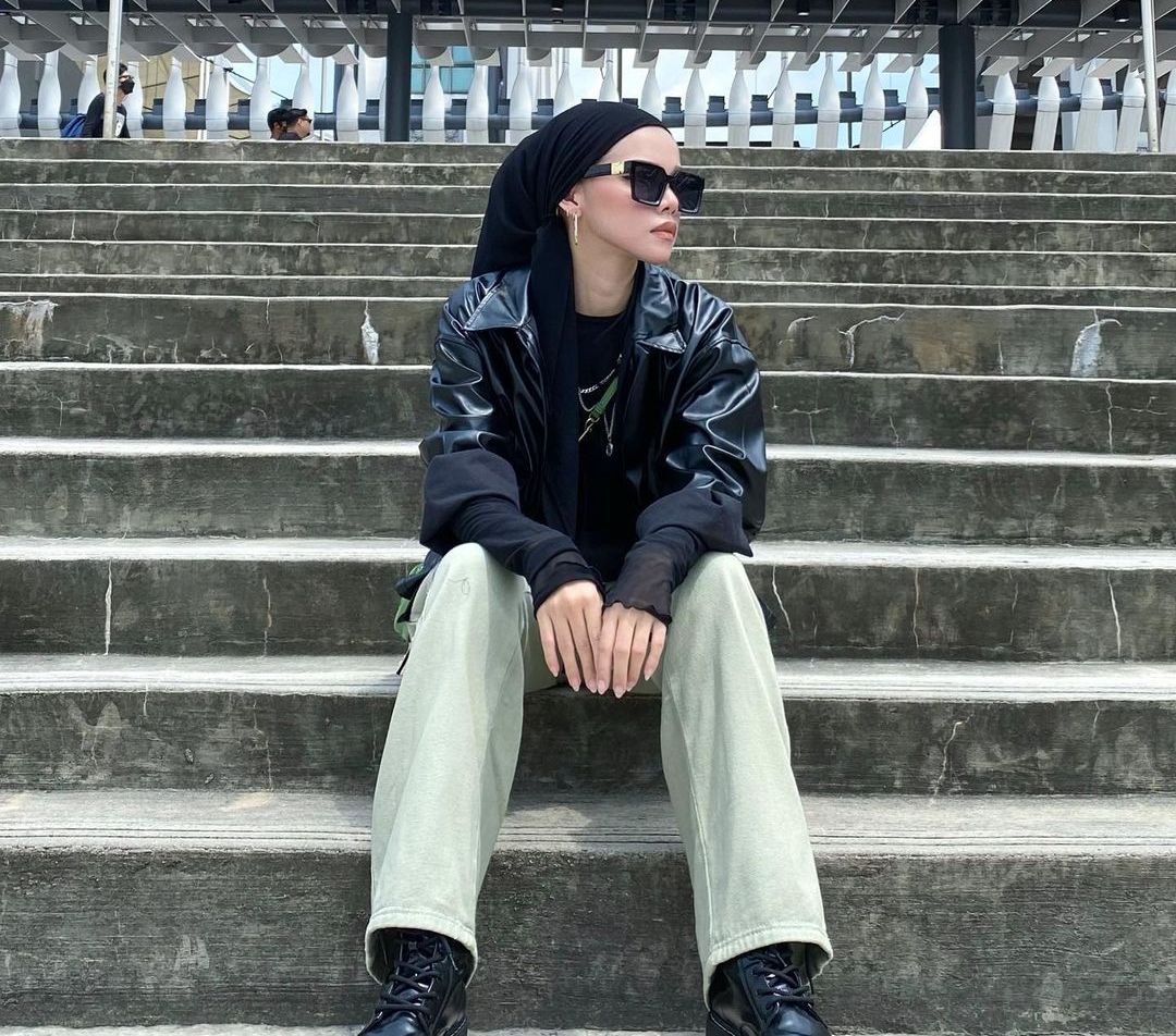 Grunge Style, Ide Outfit Hijaber untuk All Out di Konser