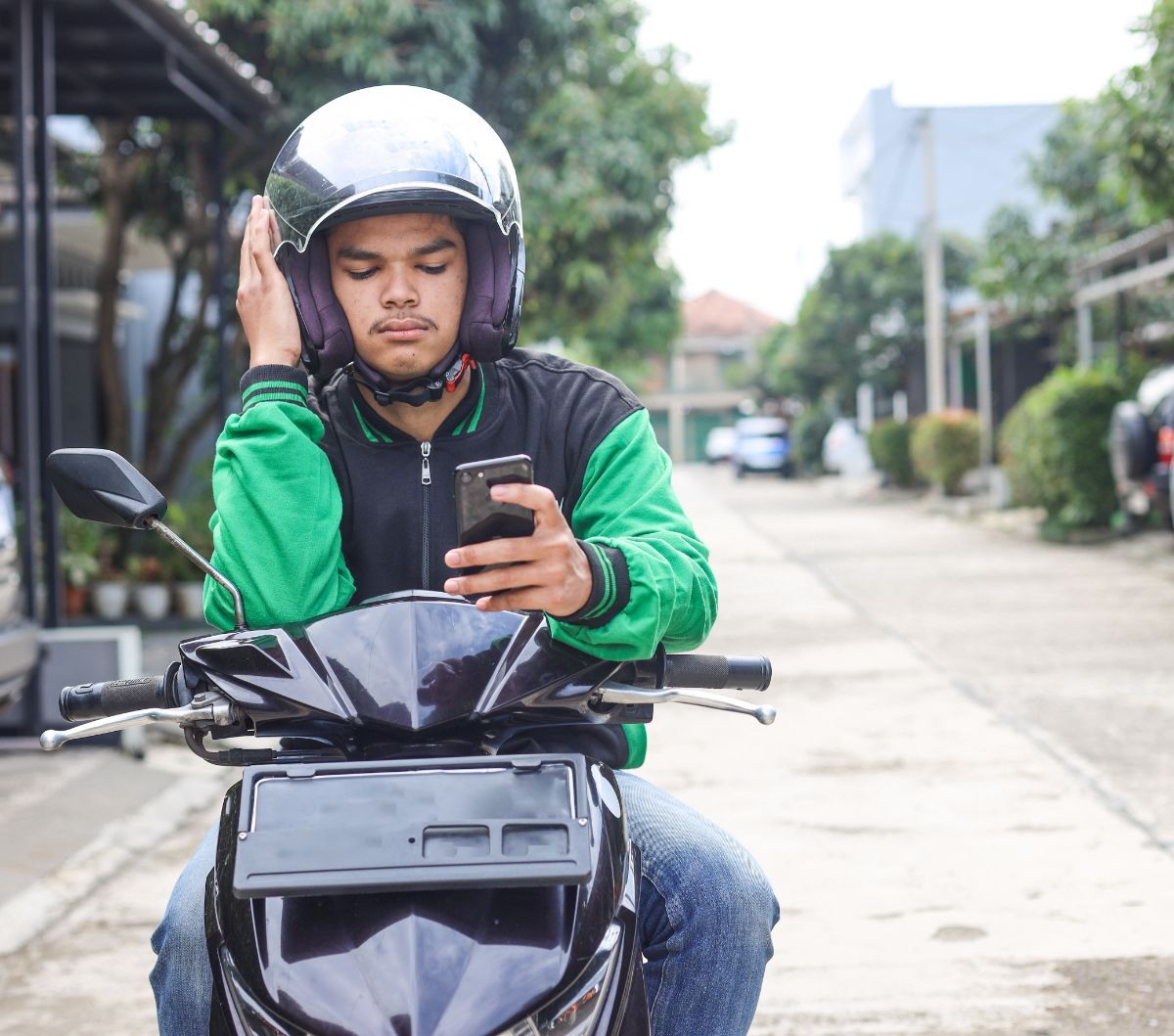 Curhat Driver Ojol Bawa Penumpang BAB di Celana, Ngecap di Jok dan Auto Bau