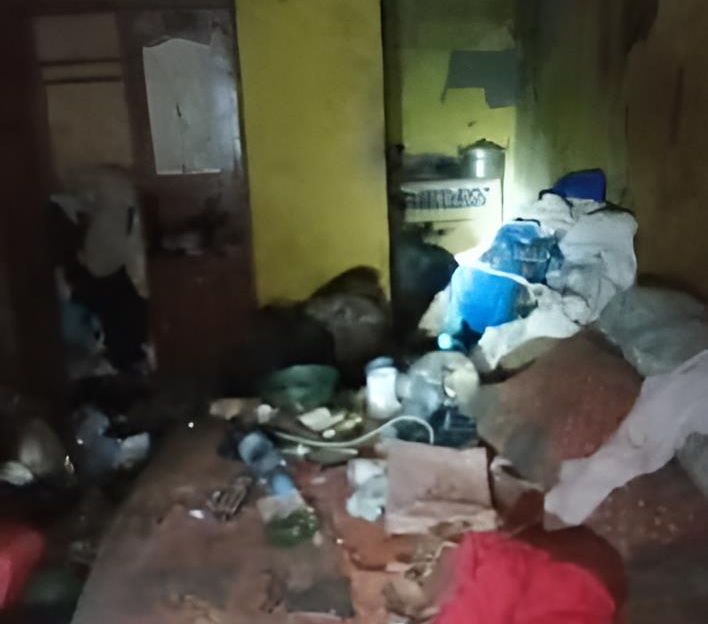 Penghuni Wanita 2 Bulan Tak Bayar Sewa, Saat Kontrakan Dicek Kondisinya Lebih Jorok dari Tempat Sampah dan Menyeramkan