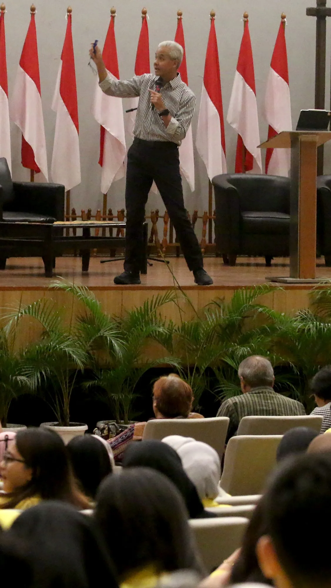 <br>Ditanya soal Cawapres Ganjar, Sekjen PDIP Cerita Lihat Sandiaga Uno di Kamar