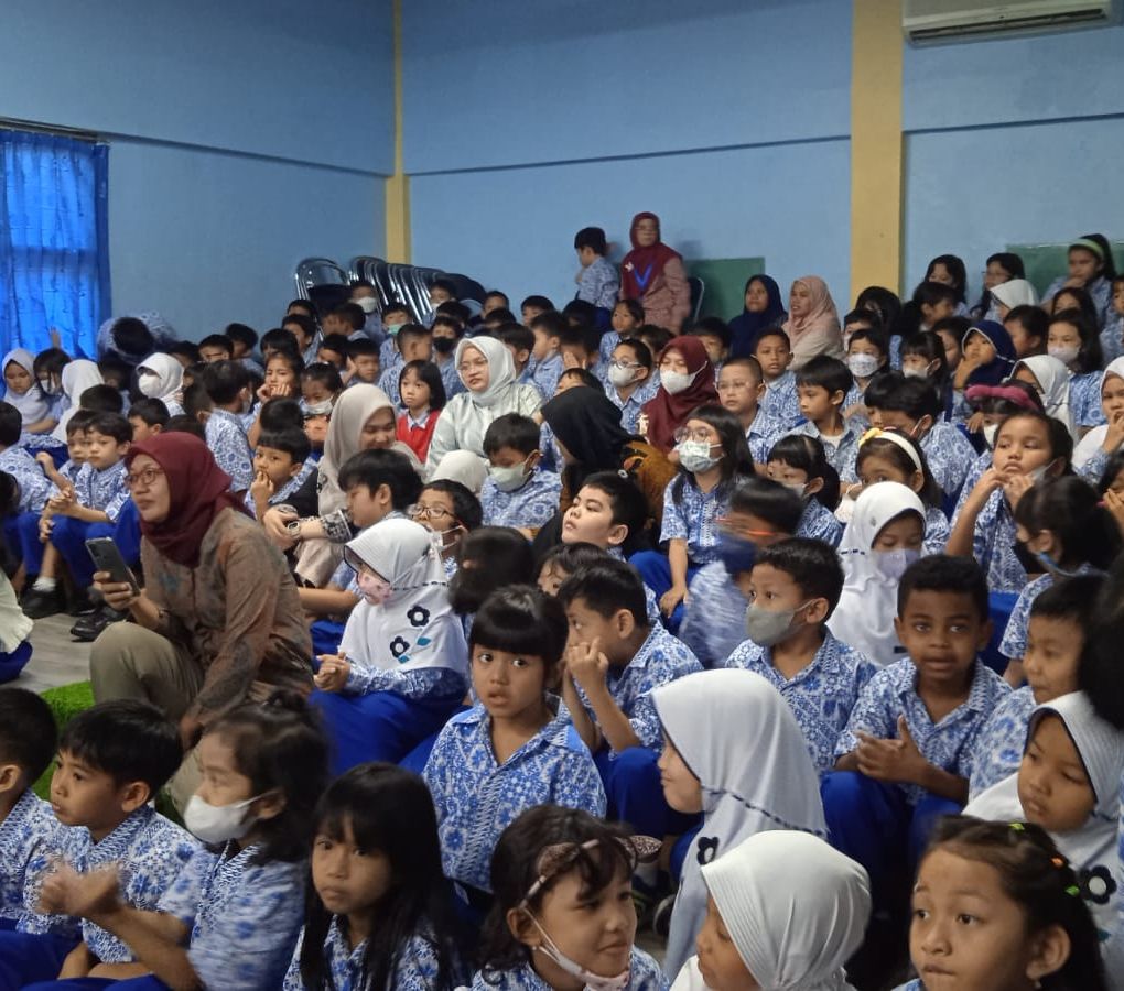Cara Interaktif Bekali Murid SD Pengetahuan Hadapi Udara Buruk di Jakarta Ala Polytron