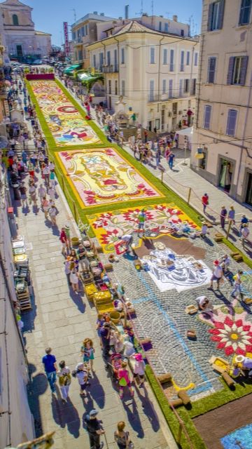 3. Genzano Inflorata Flower Festival, Italy<br>