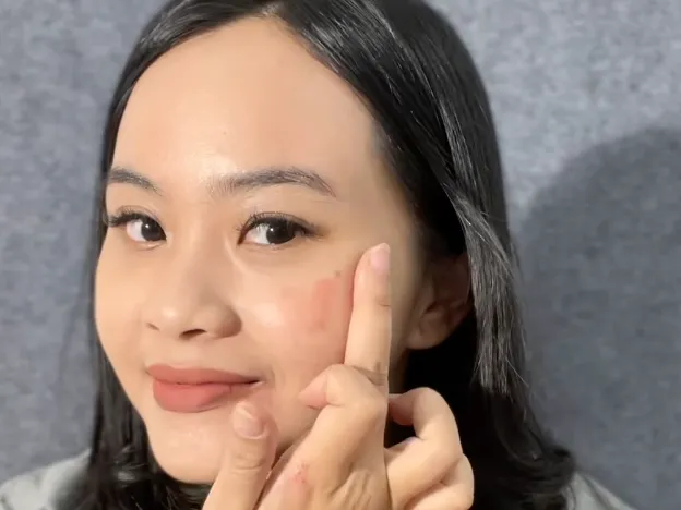 Bikin Look Lebih Fresh dengan Mengubah Cara Pakai Blush