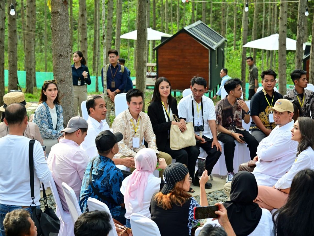 Viral Momen Artis Dimarahi Paspamres karena Terlalu Semangat Joget di Samping Jokowi, Endingnya Langsung Diusir