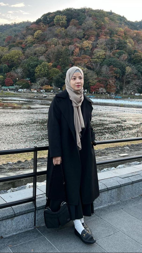 Gaya Liburan Seru Natasha Rizky Bareng Sahabat