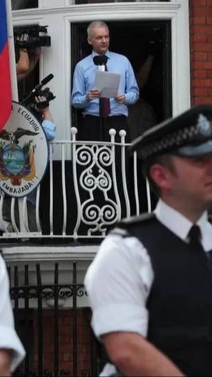 Tragedi Julian Assange, Pahlawan atau Pecundang?