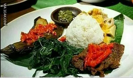4. Warung Padang London