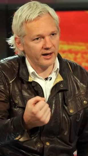 Tragedi Julian Assange, Kisah Hidup Sang Peretas