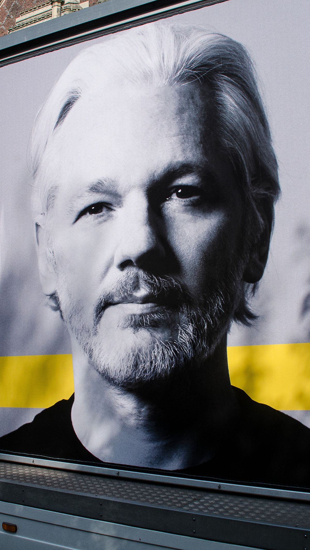 Tragedi Julian Assange, Pahlawan atau Pecundang?