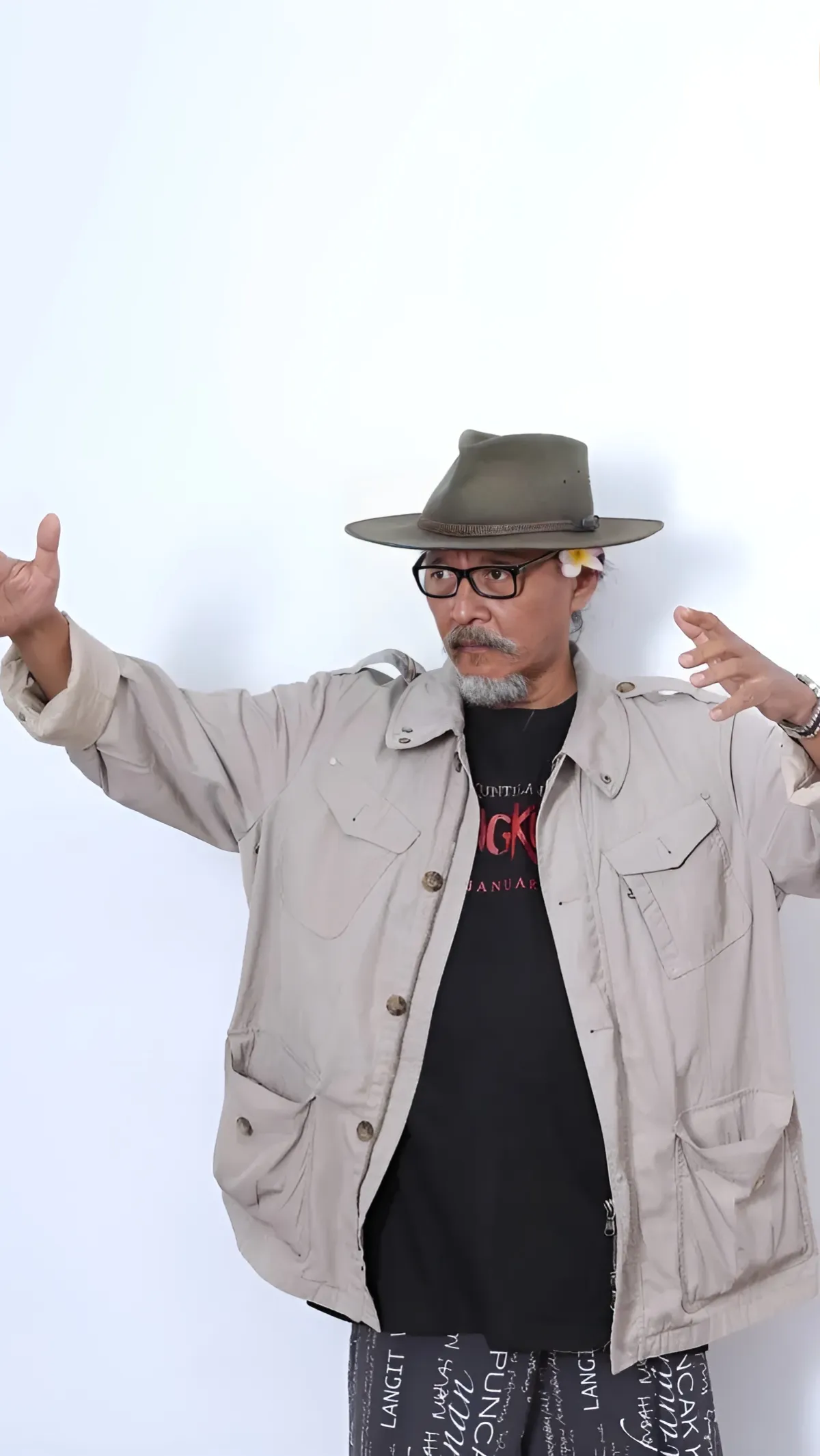 Sujiwo Tejo Terdiam dan Termenung Dengar Penjelasan Ustaz Das'ad Latif Tentang Sholat<br>