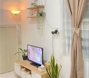 Sebelumnya Kelihatan Biasa, Inilah Hasil Makeover Ruang Tamu di Rumah Dinas yang Estetik Abis